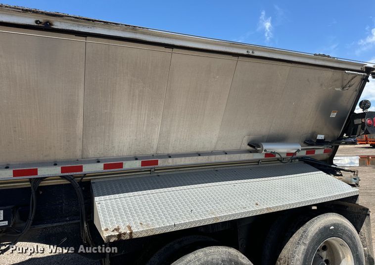 image for item EK1358 2017 Etnyre live bottom trailer