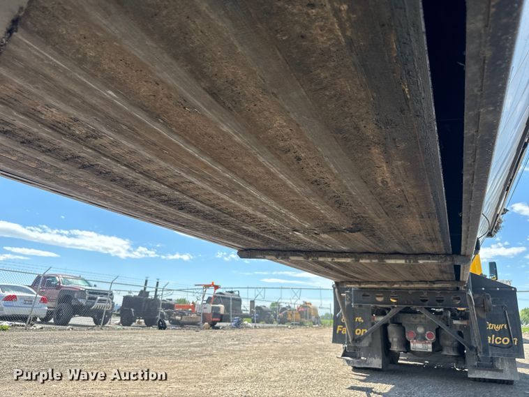 image for item EK1358 2017 Etnyre live bottom trailer