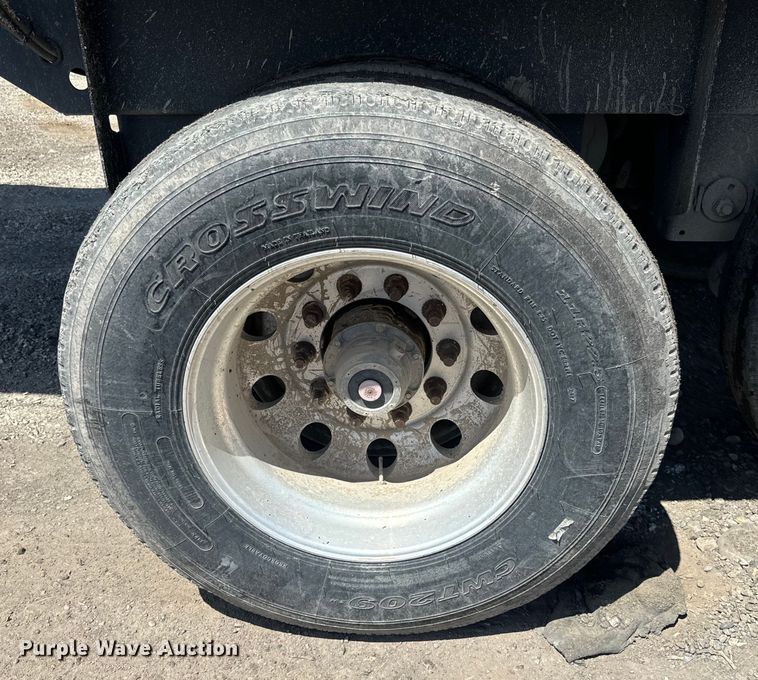 image for item EK1358 2017 Etnyre live bottom trailer