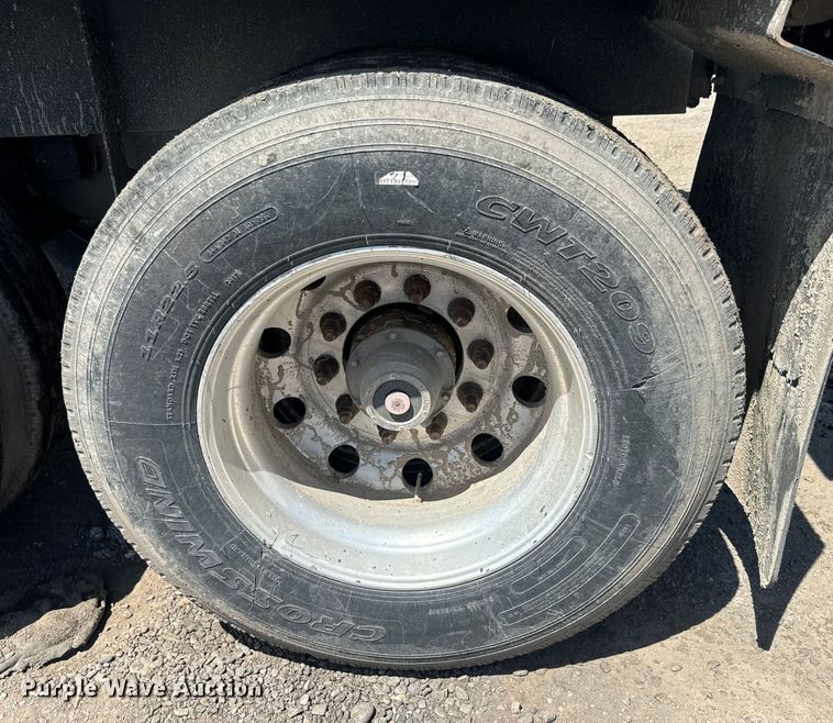 image for item EK1358 2017 Etnyre live bottom trailer