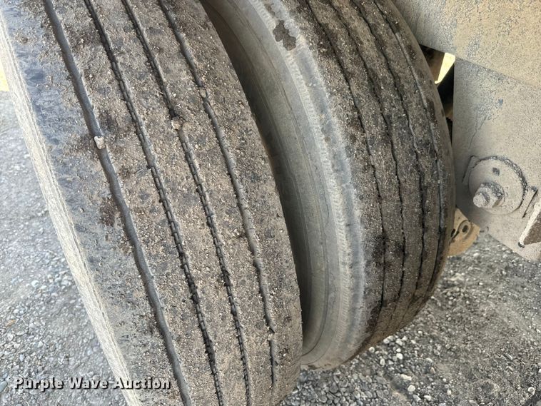 image for item EK1358 2017 Etnyre live bottom trailer