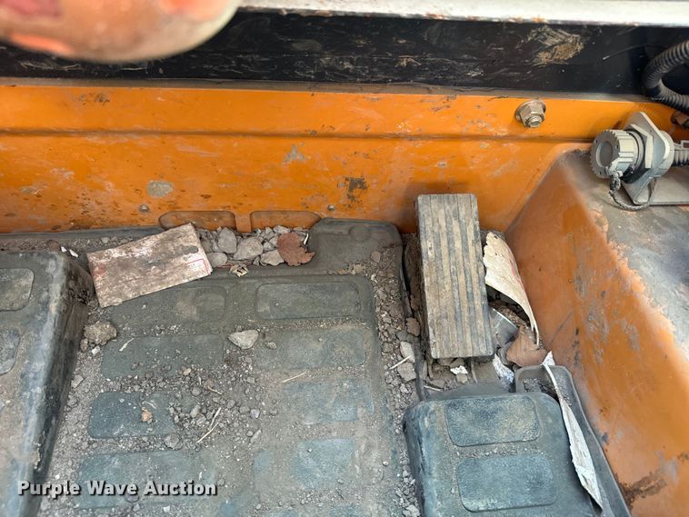 image for item EK1363 2020 Case SV280 skid steer loader