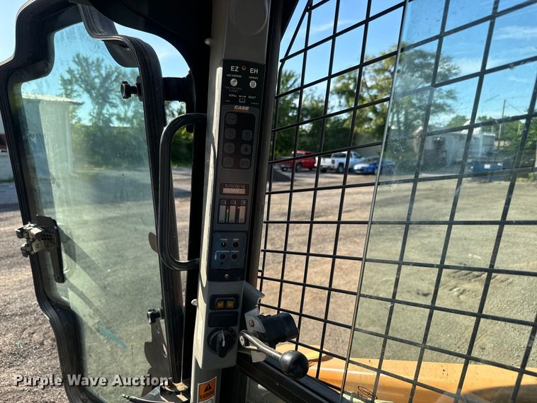 image for item EK1363 2020 Case SV280 skid steer loader