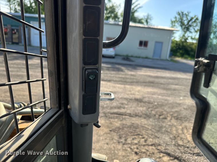 image for item EK1363 2020 Case SV280 skid steer loader