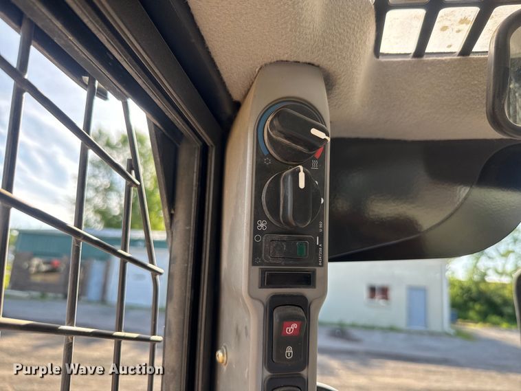 image for item EK1363 2020 Case SV280 skid steer loader