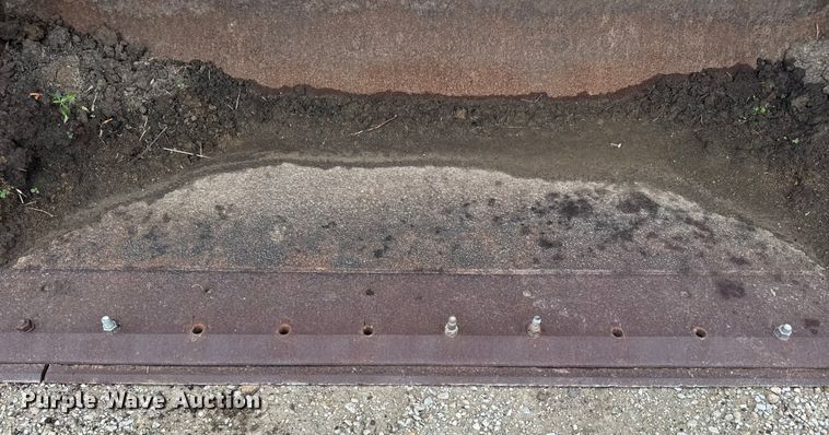 image for item EK1384 2013 JCB 437 wheel loader