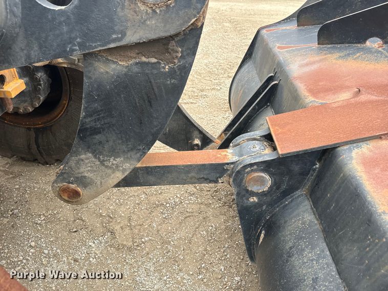 image for item EK1384 2013 JCB 437 wheel loader