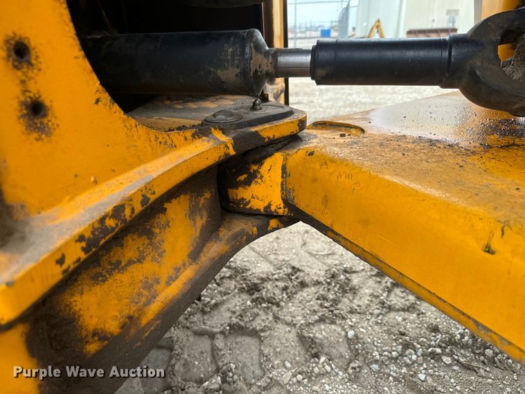 image for item EK1384 2013 JCB 437 wheel loader