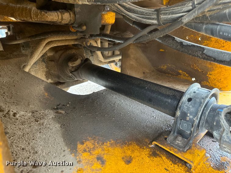 image for item EK1384 2013 JCB 437 wheel loader