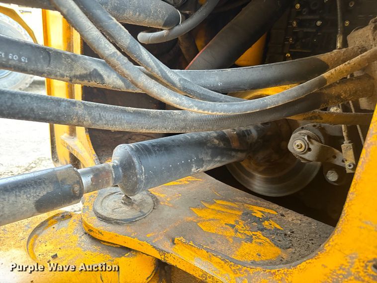 image for item EK1384 2013 JCB 437 wheel loader