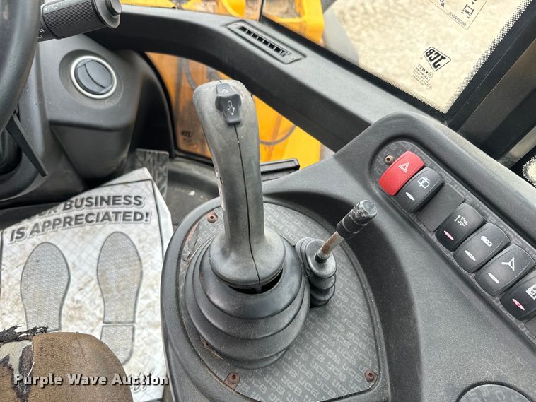 image for item EK1384 2013 JCB 437 wheel loader