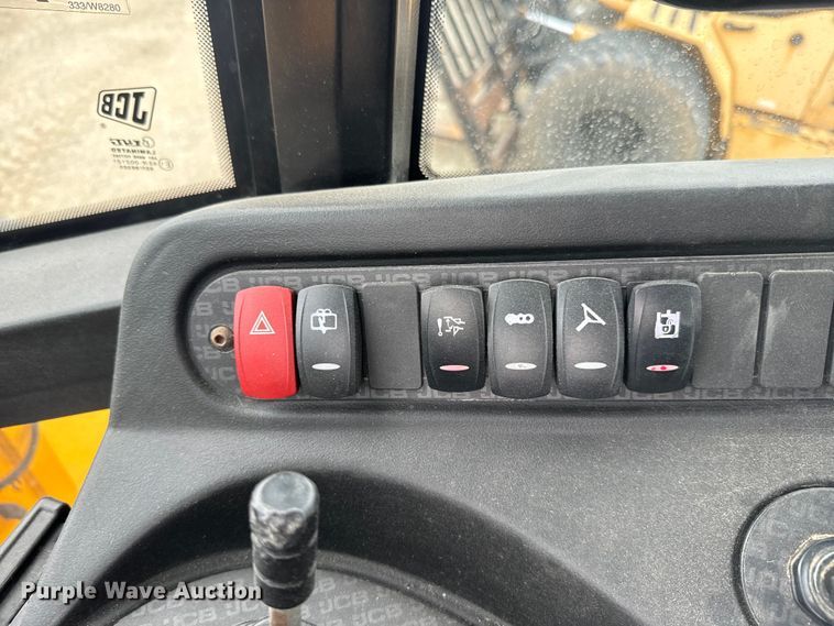 image for item EK1384 2013 JCB 437 wheel loader