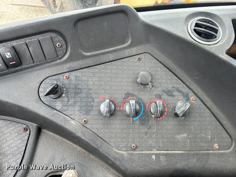 image for item EK1384 2013 JCB 437 wheel loader