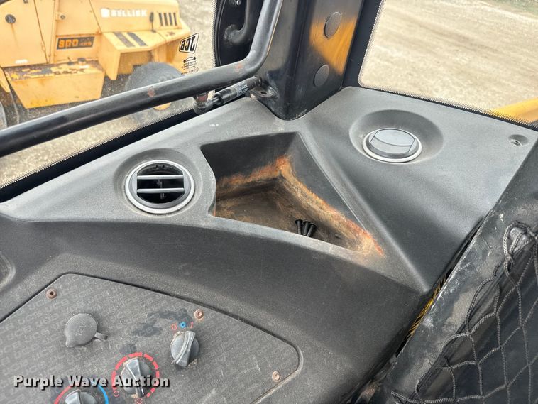 image for item EK1384 2013 JCB 437 wheel loader