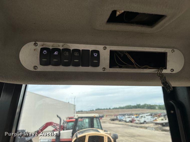 image for item EK1384 2013 JCB 437 wheel loader