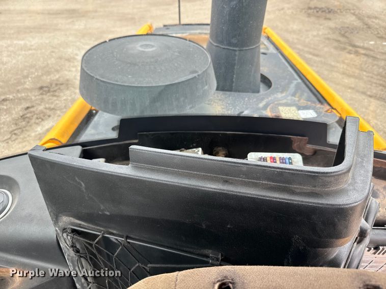 image for item EK1384 2013 JCB 437 wheel loader