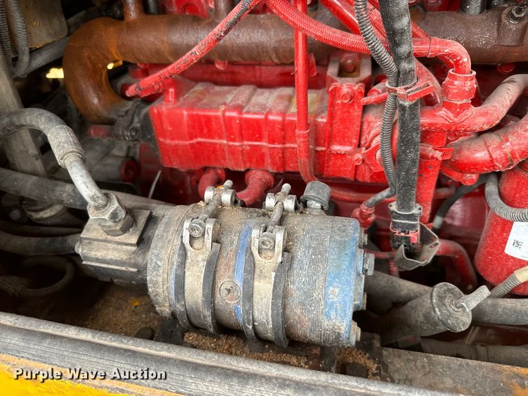 image for item EK1384 2013 JCB 437 wheel loader