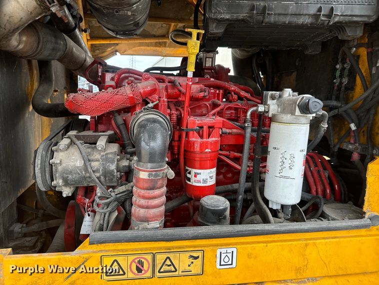 image for item EK1384 2013 JCB 437 wheel loader