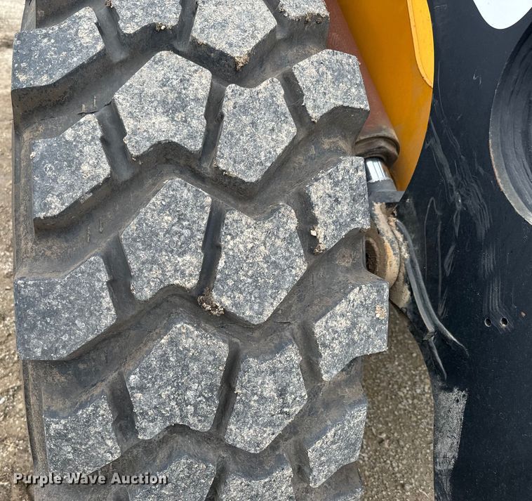 image for item EK1384 2013 JCB 437 wheel loader