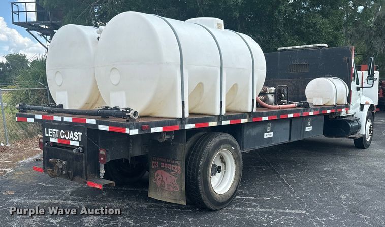 image for item EK1400 2006 International  4400 flatbed truck