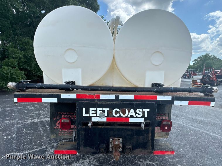 image for item EK1400 2006 International  4400 flatbed truck