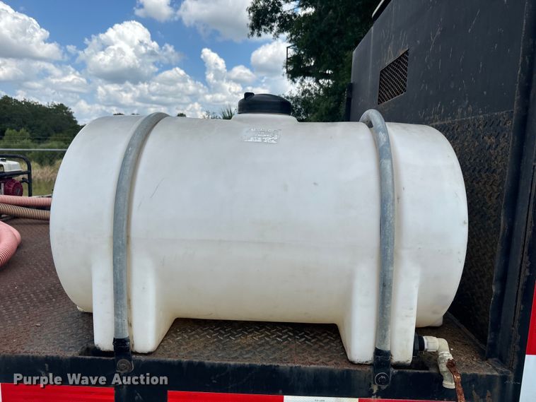 image for item EK1400 2006 International  4400 flatbed truck