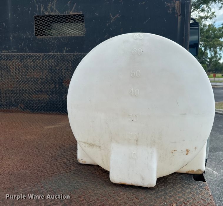 image for item EK1400 2006 International  4400 flatbed truck