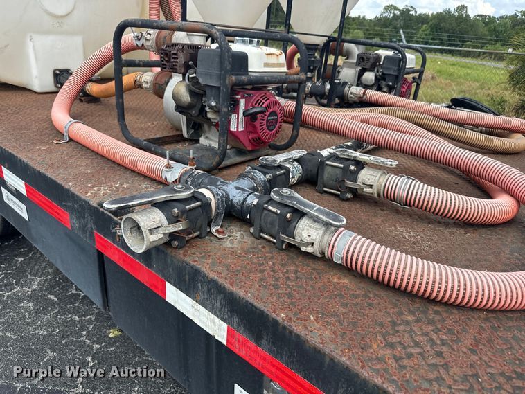 image for item EK1400 2006 International  4400 flatbed truck