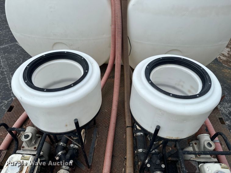 image for item EK1400 2006 International  4400 flatbed truck