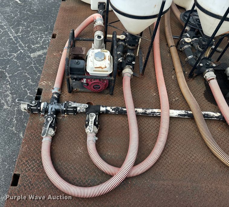 image for item EK1400 2006 International  4400 flatbed truck