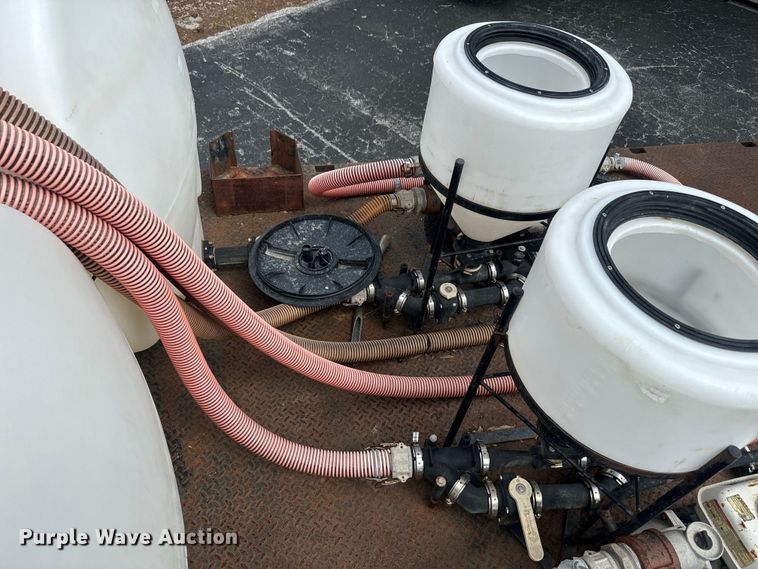 image for item EK1400 2006 International  4400 flatbed truck