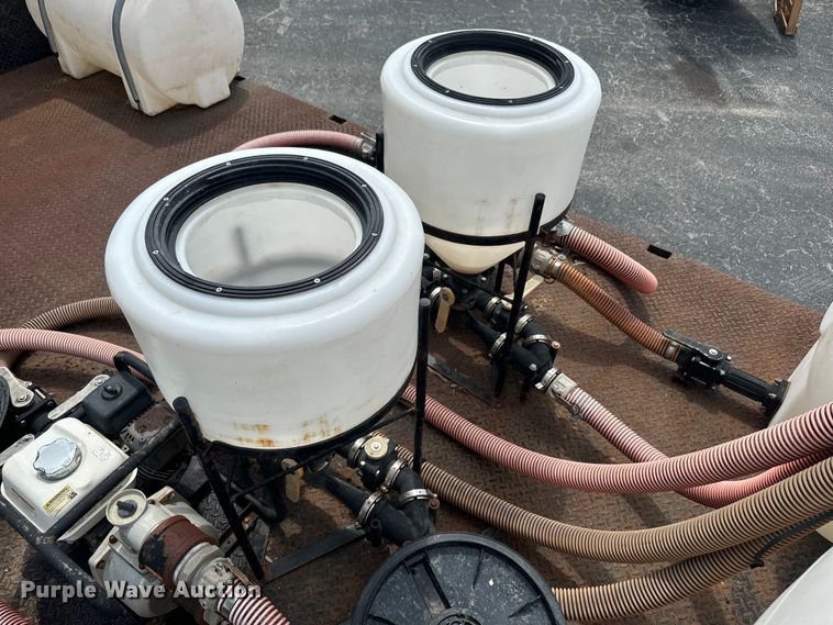 image for item EK1400 2006 International  4400 flatbed truck