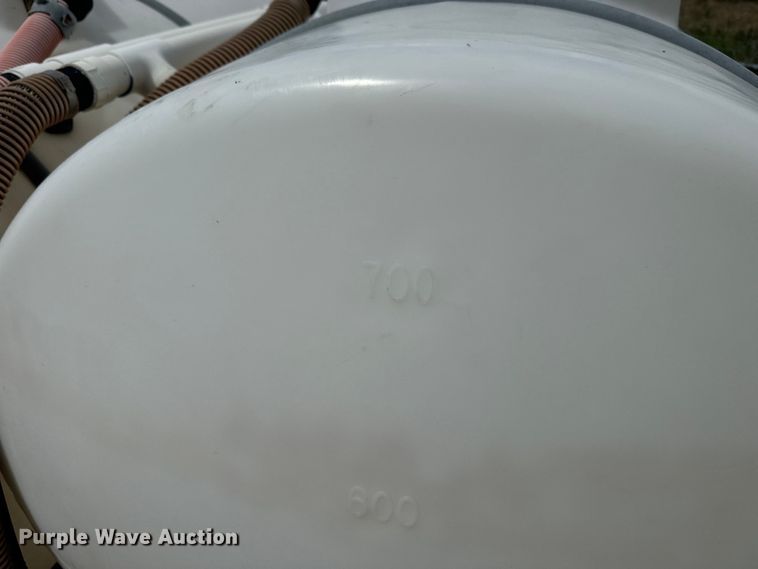 image for item EK1400 2006 International  4400 flatbed truck