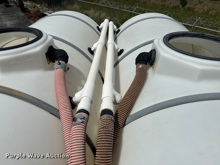 image for item EK1400 2006 International  4400 flatbed truck