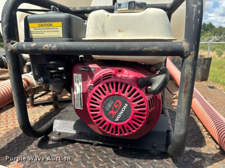 image for item EK1400 2006 International  4400 flatbed truck