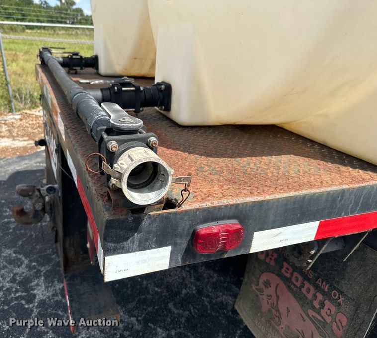 image for item EK1400 2006 International  4400 flatbed truck