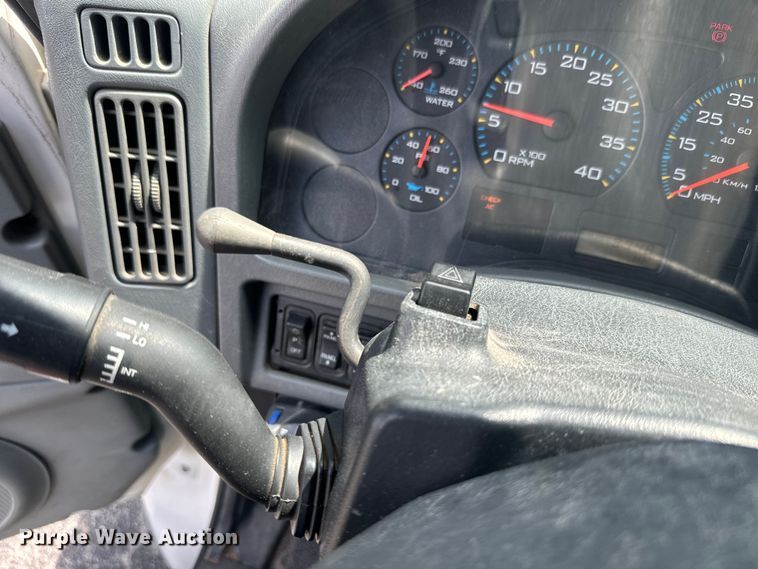 image for item EK1400 2006 International  4400 flatbed truck