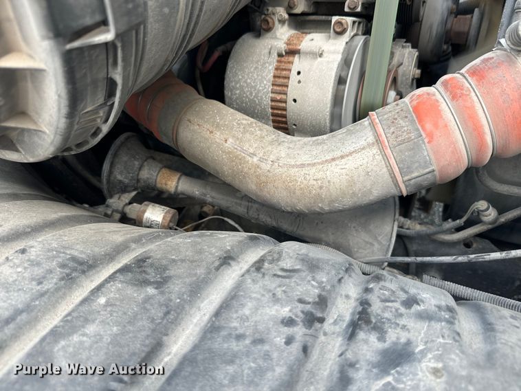 image for item EK1400 2006 International  4400 flatbed truck