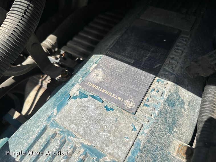 image for item EK1400 2006 International  4400 flatbed truck