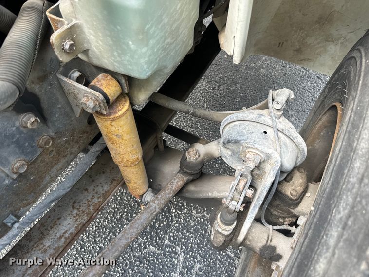 image for item EK1400 2006 International  4400 flatbed truck