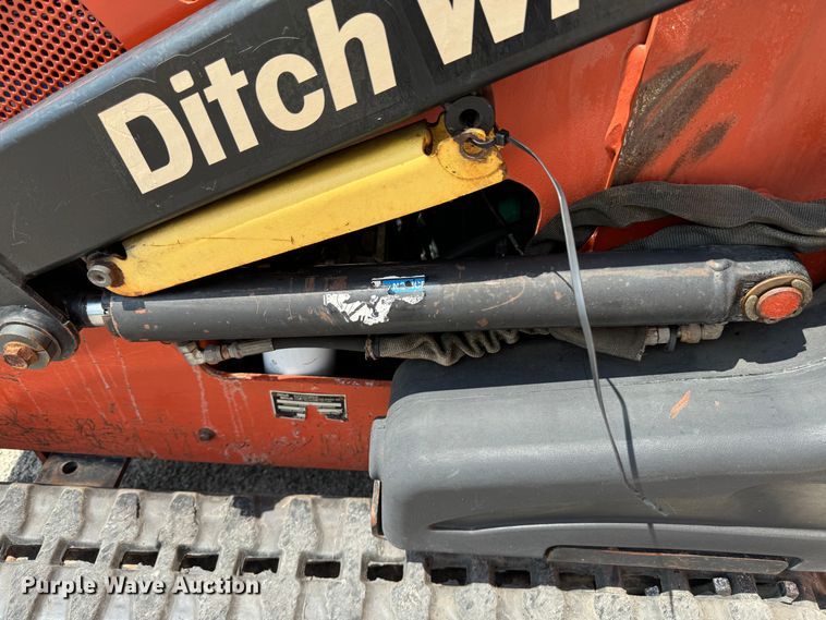 image for item EK1403 2006 Ditch Witch SK650 compact utility loader