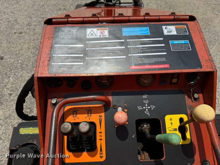 image for item EK1403 2006 Ditch Witch SK650 compact utility loader