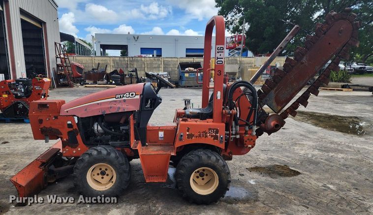 image for item EK1497 2005 Ditch Witch RT40 trencher