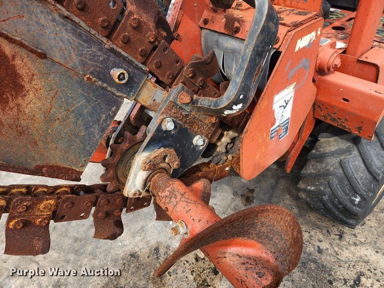 image for item EK1497 2005 Ditch Witch RT40 trencher