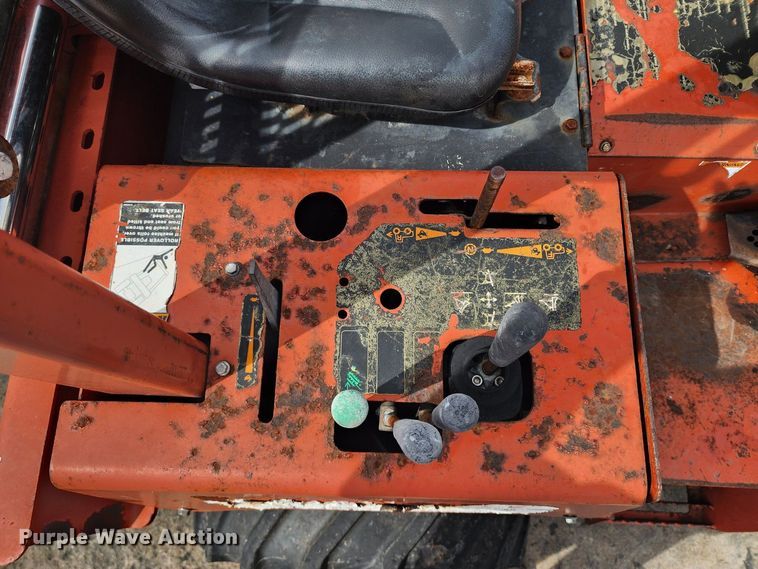 image for item EK1497 2005 Ditch Witch RT40 trencher