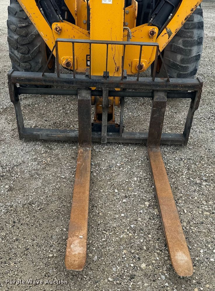 image for item EK1498 2014 JCB 510-56 telehandler