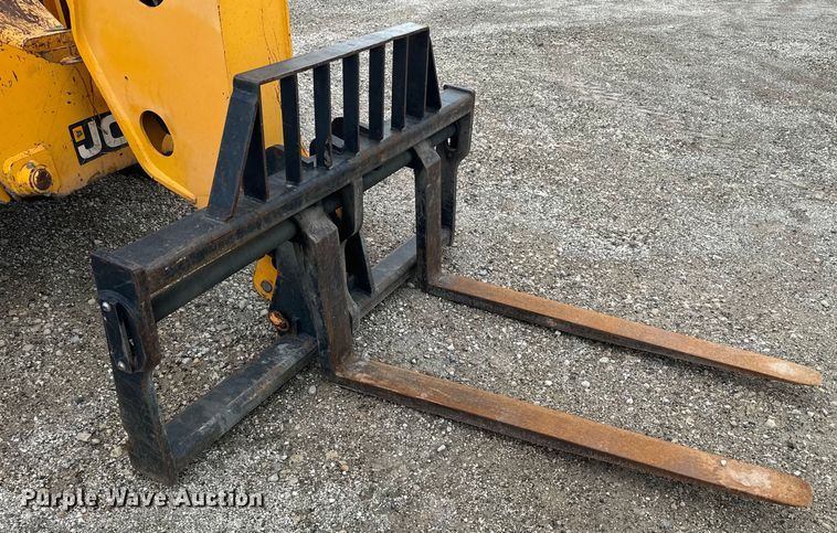 image for item EK1498 2014 JCB 510-56 telehandler