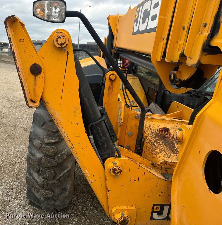 image for item EK1498 2014 JCB 510-56 telehandler