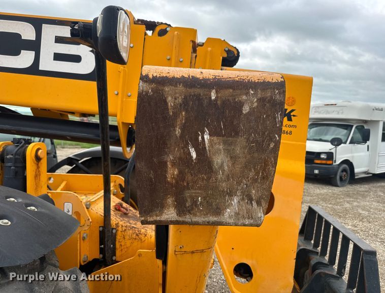 image for item EK1498 2014 JCB 510-56 telehandler