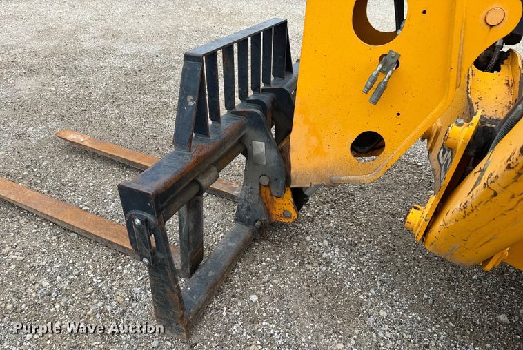 image for item EK1498 2014 JCB 510-56 telehandler